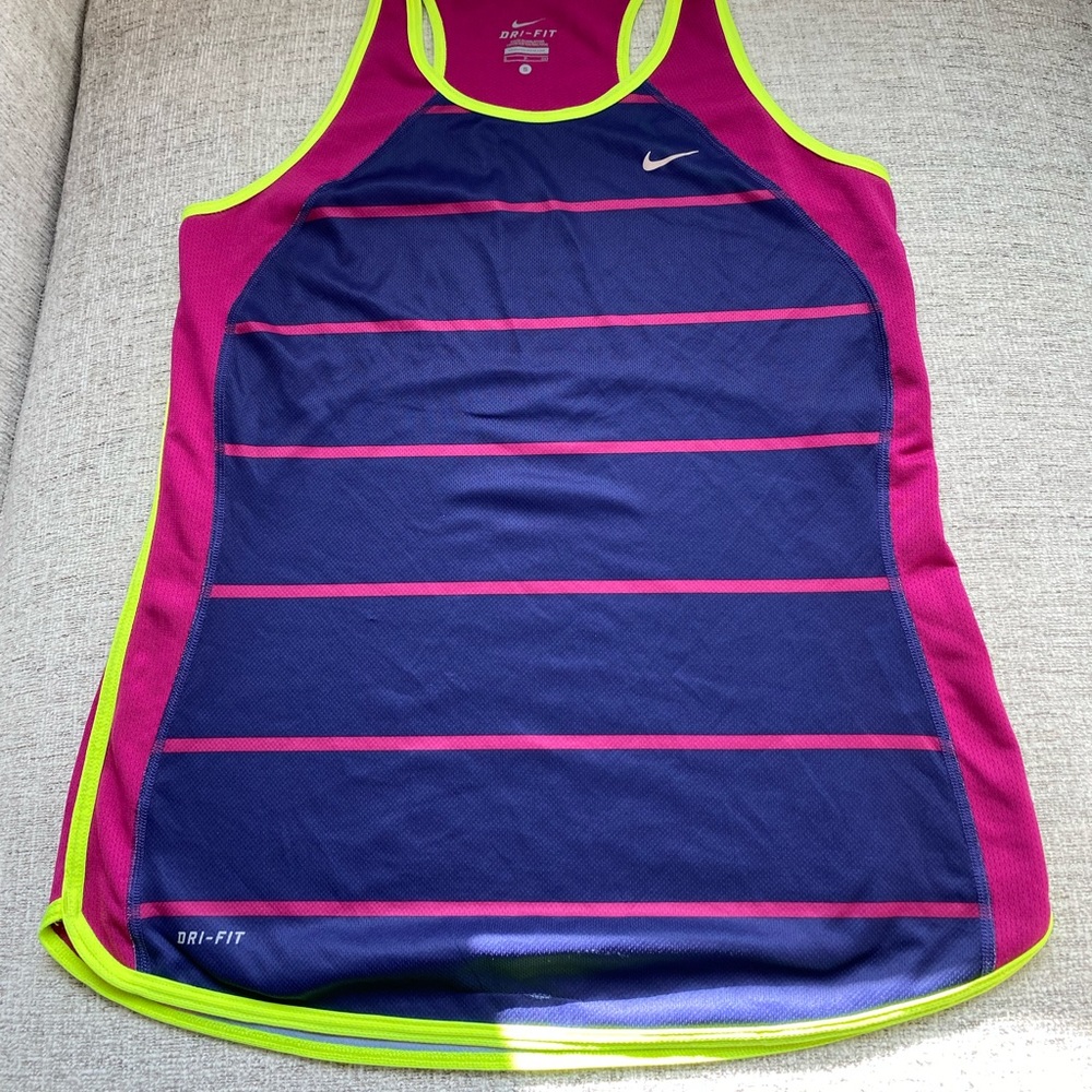 Woman’s Nike Tank⭐️